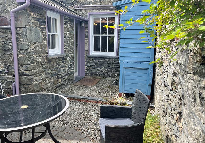 Private courtyard with outdoor seating